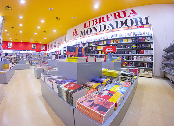 LIBRERIA VIDEOTECA MONDADORI